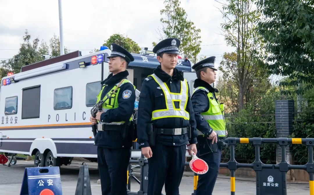 森源鸿马移动警务室赋能“智慧警务”(图2) 森源鸿马移动警务室赋能“智慧警务”(图2)