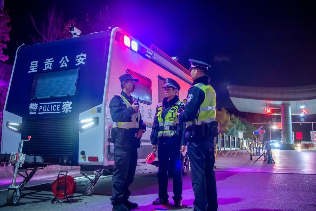 森源鸿马移动警务室赋能“智慧警务”(图1) 森源鸿马移动警务室赋能“智慧警务”(图1)